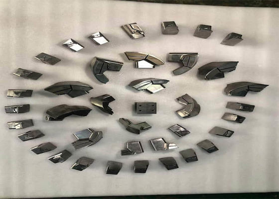 Inserts de moulage par injection de plastique automobile OEM ODM