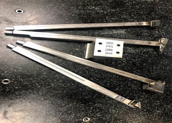 Composants en plastique de moulage par injection de poussoir de moule de zinc nickelage